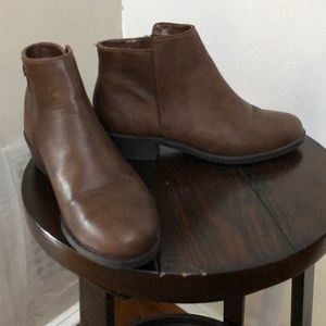 Brown Chelsea boots